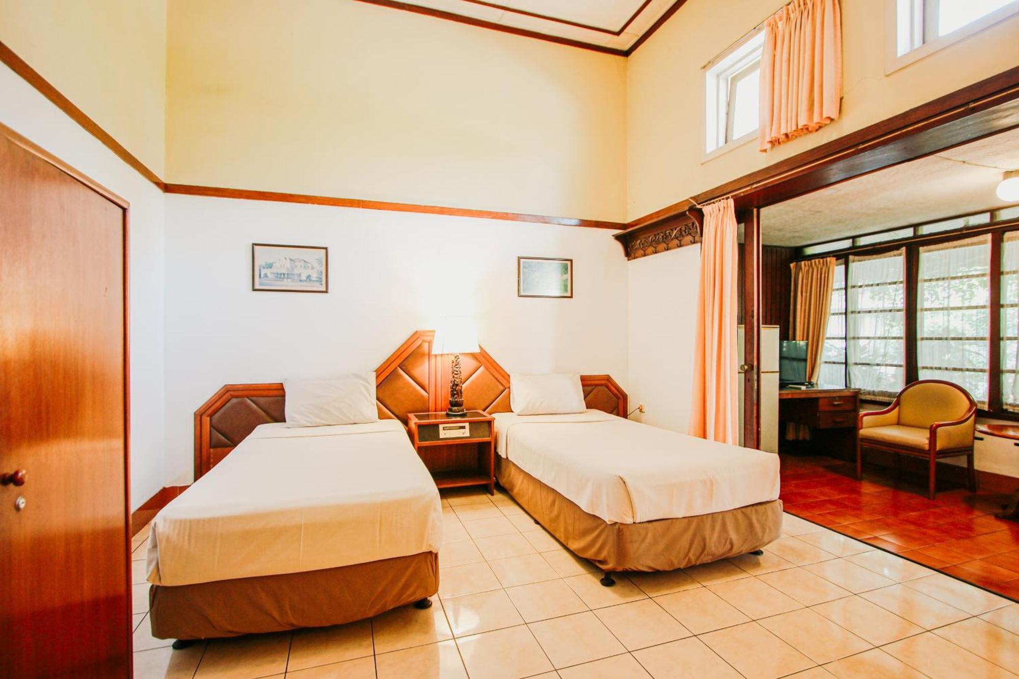 Hotel Bumi Asih Gedung Sate Bandung Exterior photo